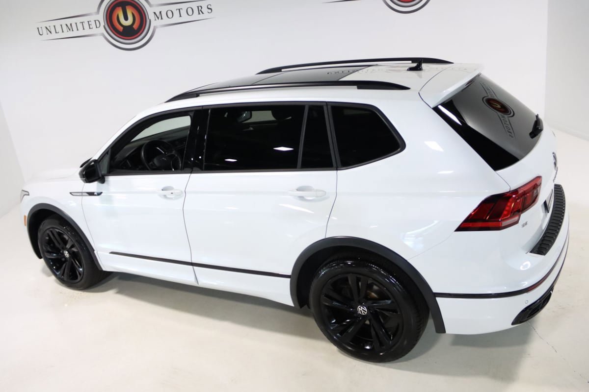 Used 2023 Volkswagen Tiguan SE R-Line AWD/4WD image 10