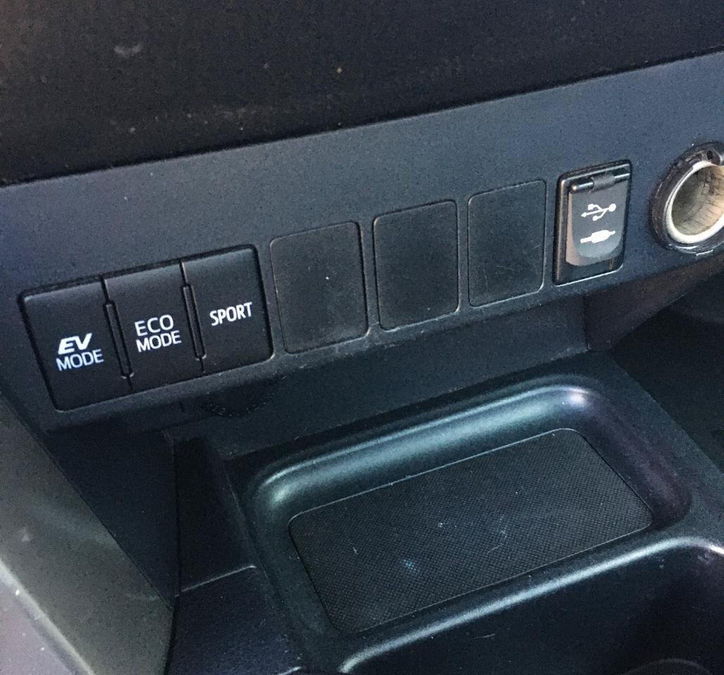 Used 2016 Toyota RAV4 XLE AWD/4WD image 22