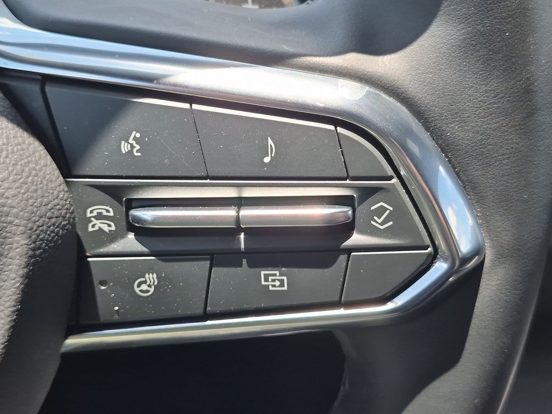 Used 2025 Chevrolet Equinox LT w/ Safety and Technology Package AWD/4WD image 21