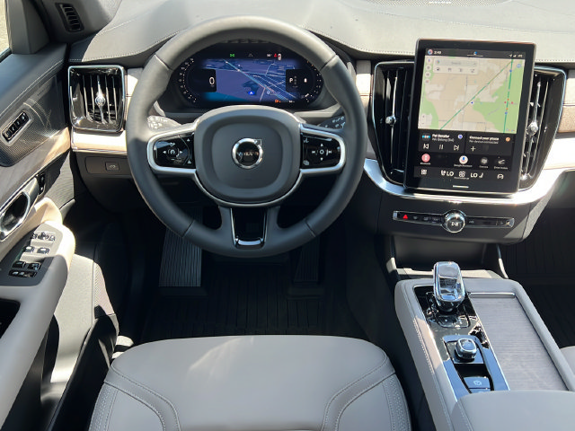 New 2026 Volvo XC90 B6 Plus w/ Protection Package Premier AWD/4WD image 14
