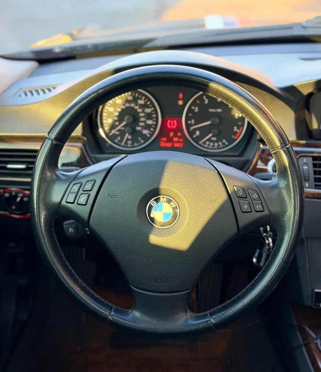 Used 2006 BMW 330xi Sedan AWD/4WD image 16