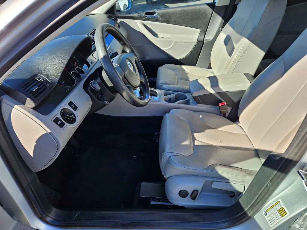 Used 2007 Volkswagen Passat 2.0T image 10