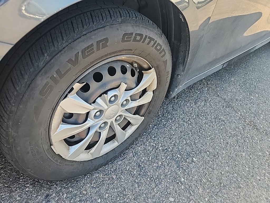 Used 2019 Kia Forte Sedan FWD image 7