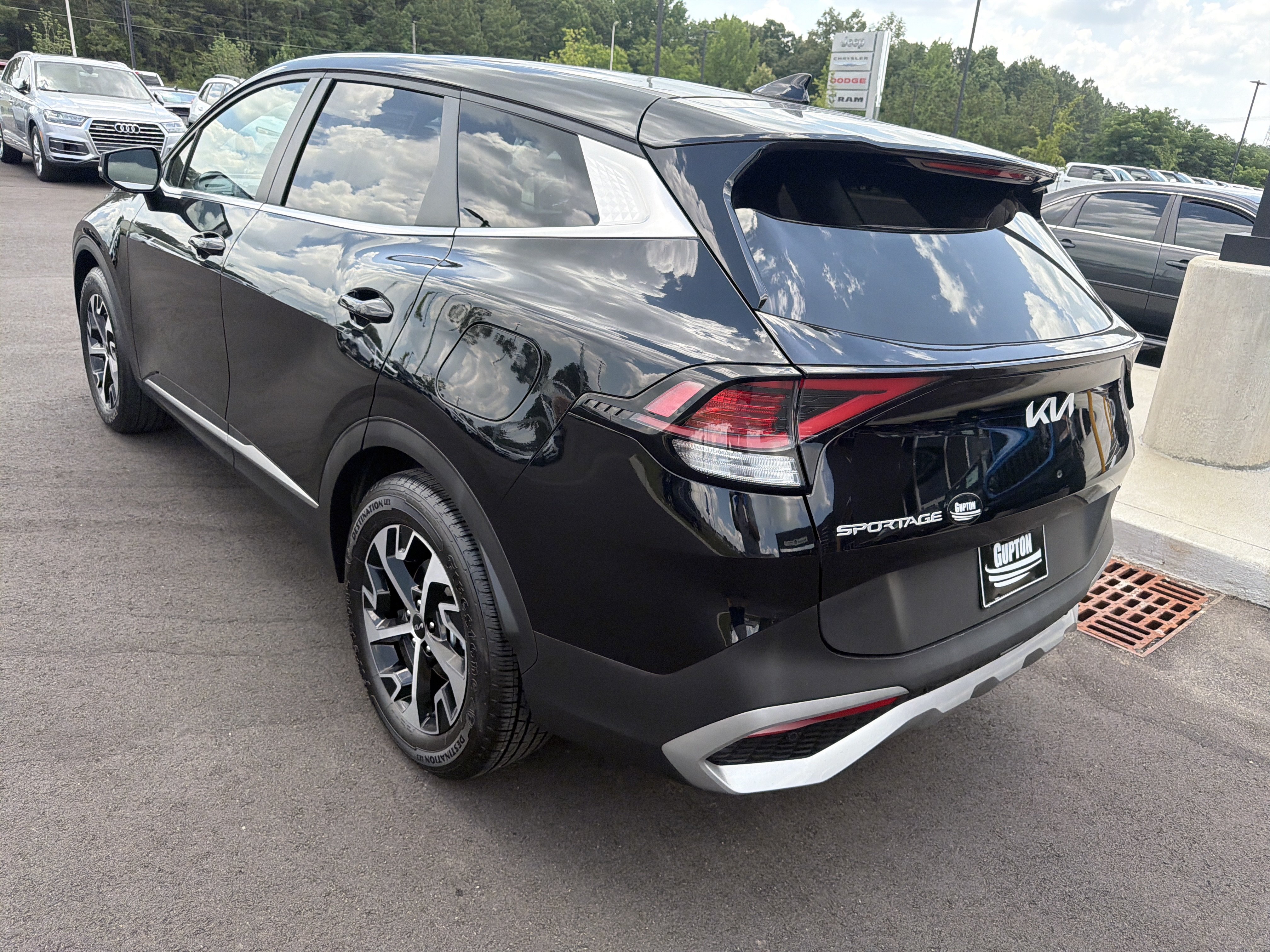 Used 2023 Kia Sportage EX FWD image 22