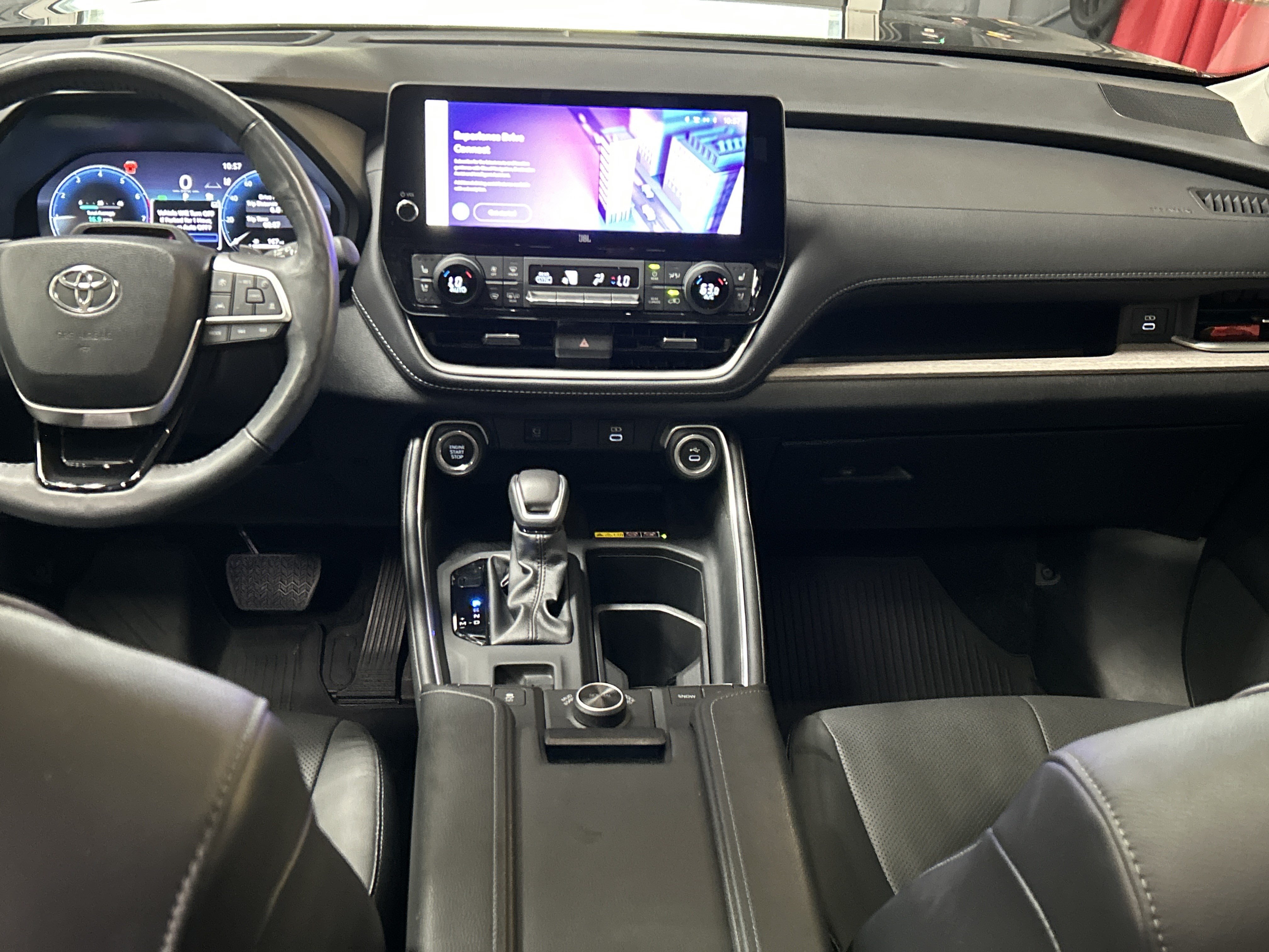 Used 2024 Toyota Grand Highlander AWD image 29