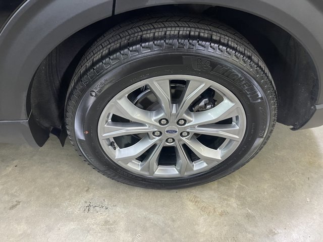 Certified 2023 Ford Explorer XLT w/ Equipment Group 202A AWD/4WD image 12