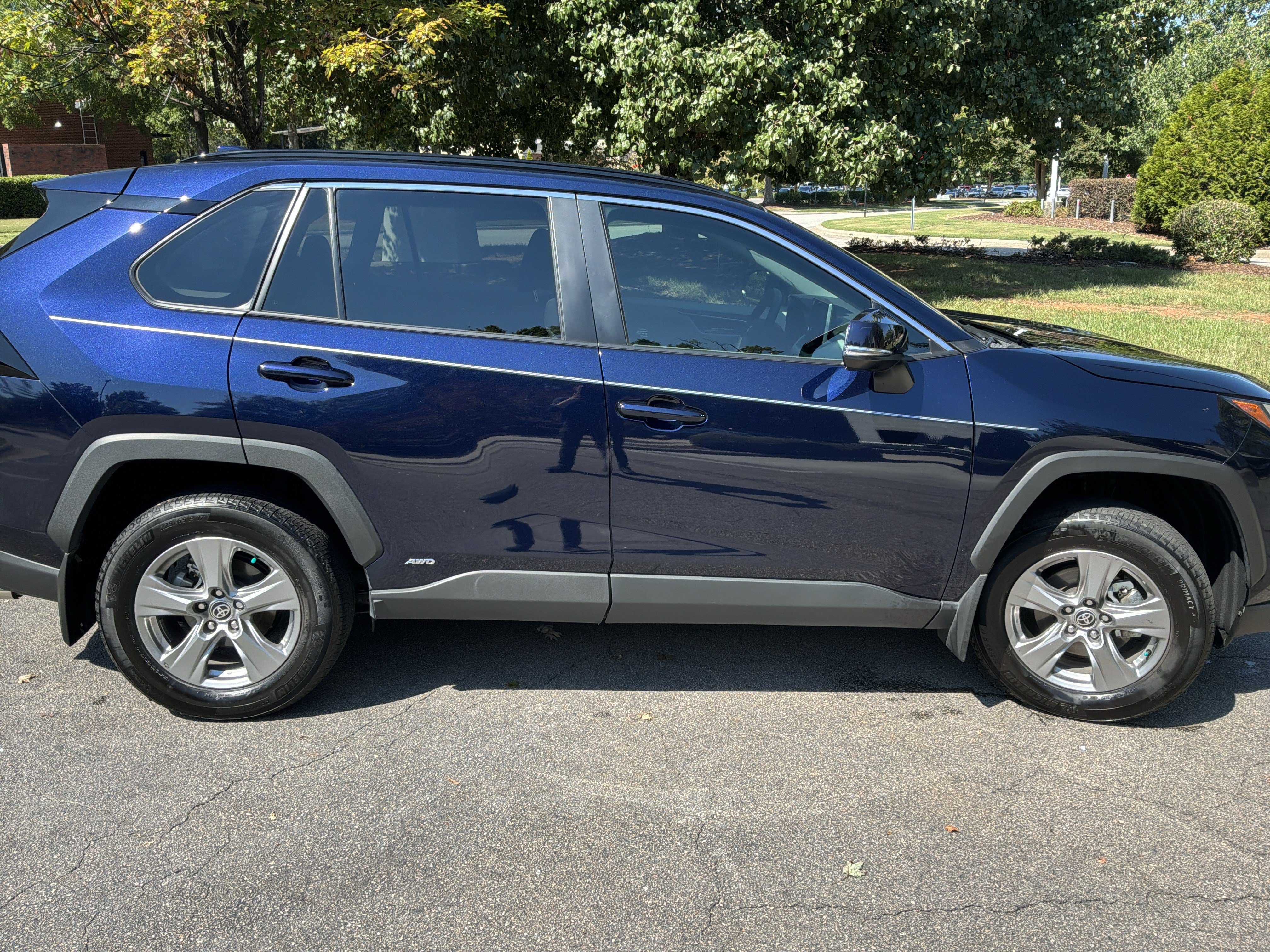 Used 2024 Toyota RAV4 XLE w/ Convenience Package AWD/4WD image 11