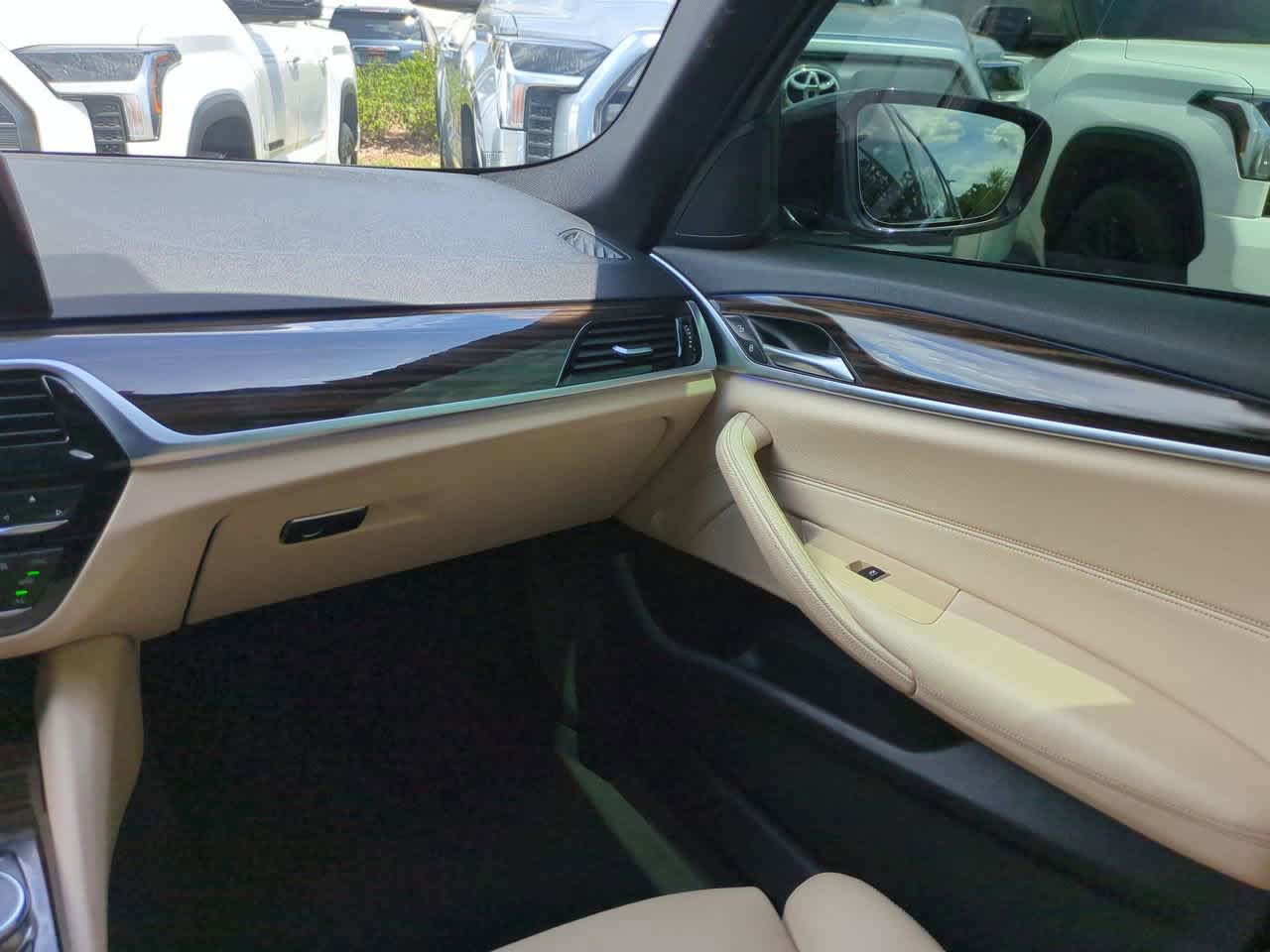 Used 2018 BMW 530e RWD image 16