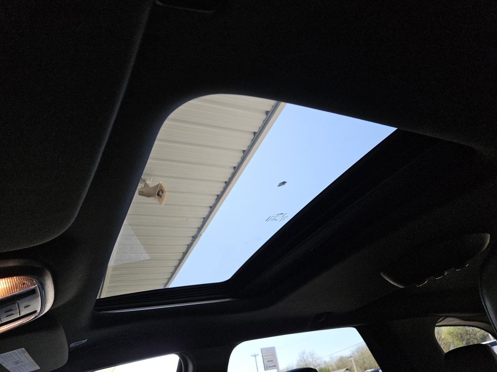 Used 2024 Dodge Durango GT image 28