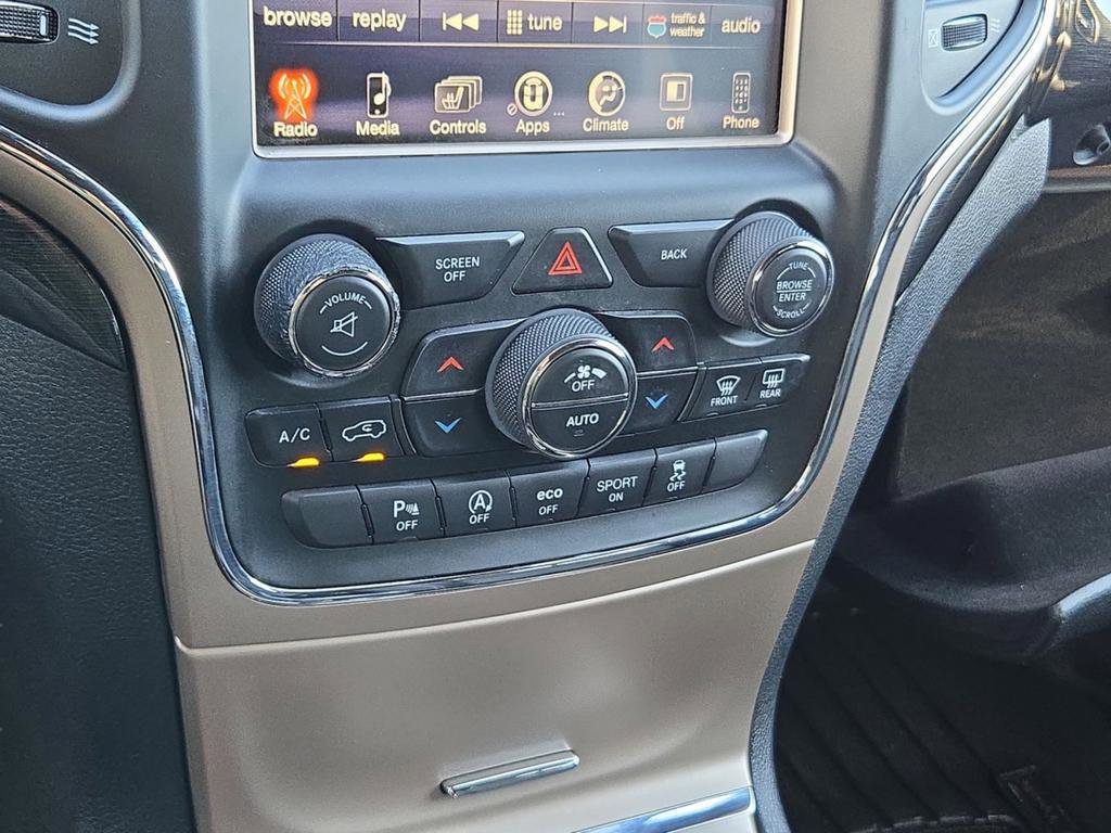 Used 2016 Jeep Grand Cherokee Laredo 75th Anniversary image 35