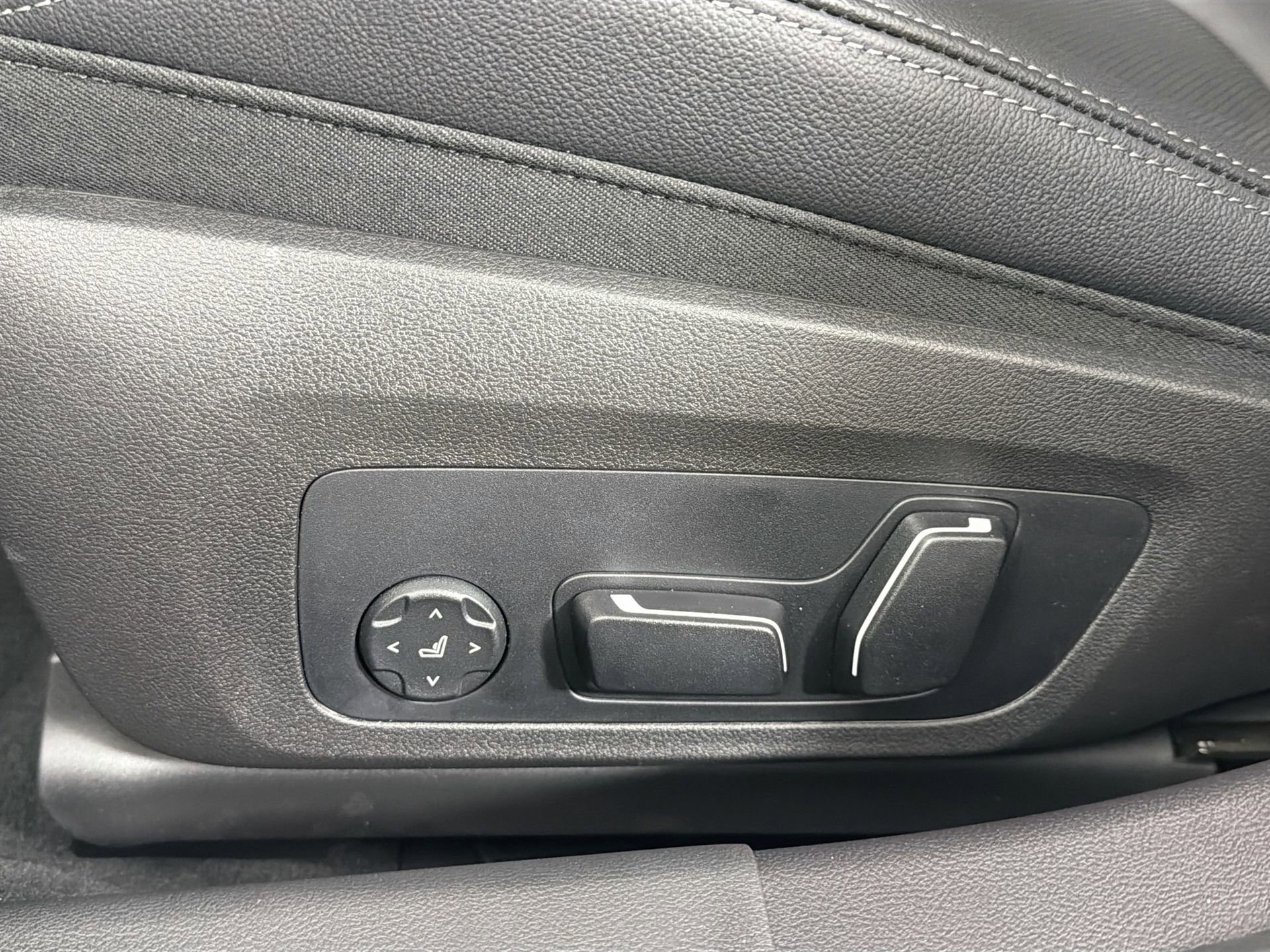 New 2026 BMW M340i xDrive image 18