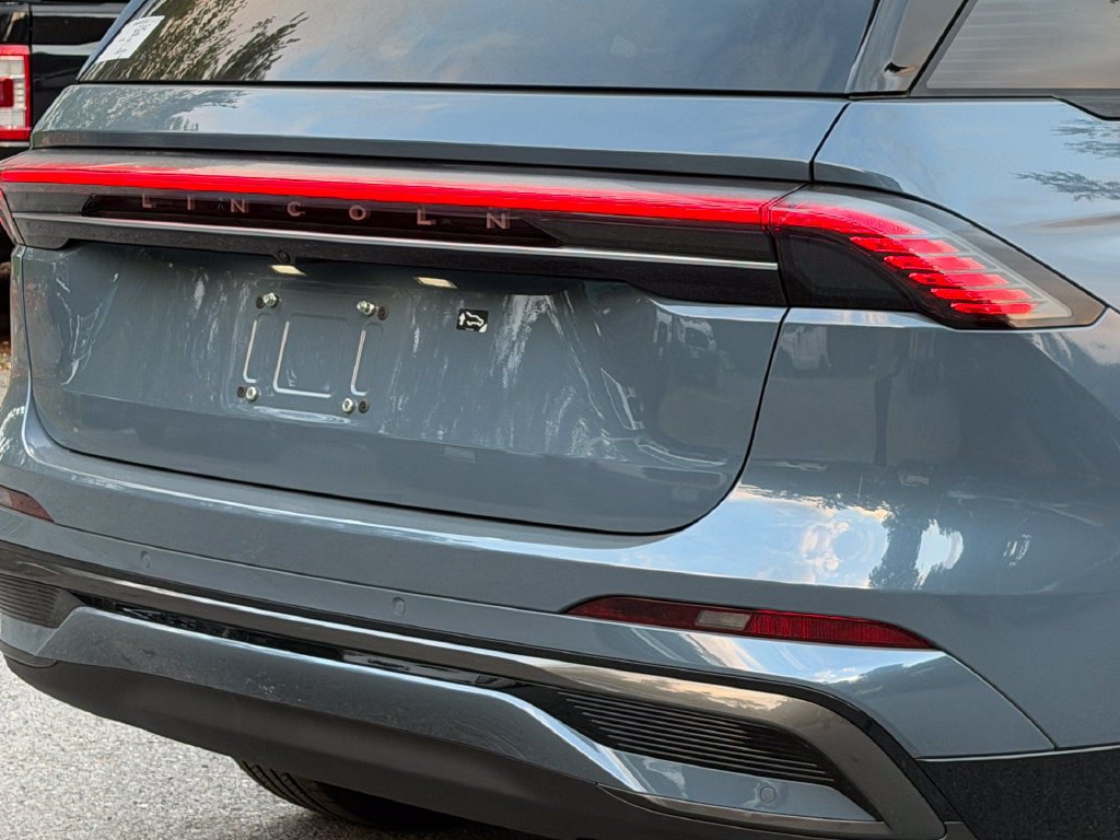 New 2026 Lincoln Nautilus Reserve w/ Jet Appearance Package AWD/4WD image 6