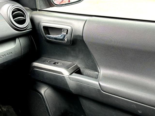 Used 2019 Toyota Tacoma TRD Off-Road image 27