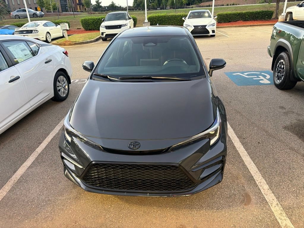 Used 2026 Toyota Corolla SE w/ SE Package FWD image 4
