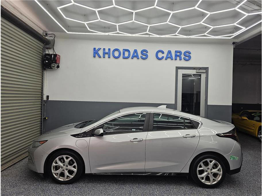 Used 2017 Chevrolet Volt Premier w/ Driver Confidence Package