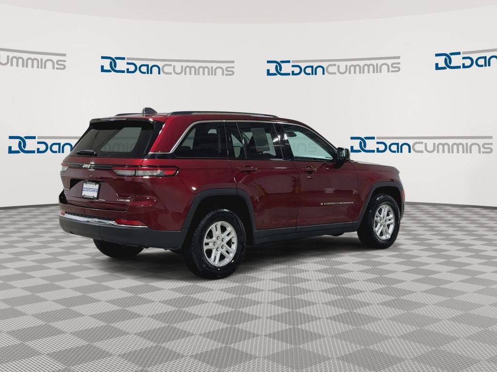 Used 2023 Jeep Grand Cherokee Laredo image 8