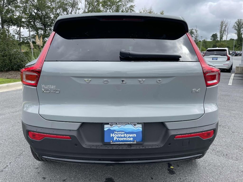 New 2026 Volvo XC40 B4 Plus w/ Protection Package Premier FWD image 31