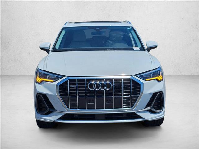 Used 2024 Audi Q3 2.0T Premium Plus w/ Premium Plus Package AWD/4WD video 4