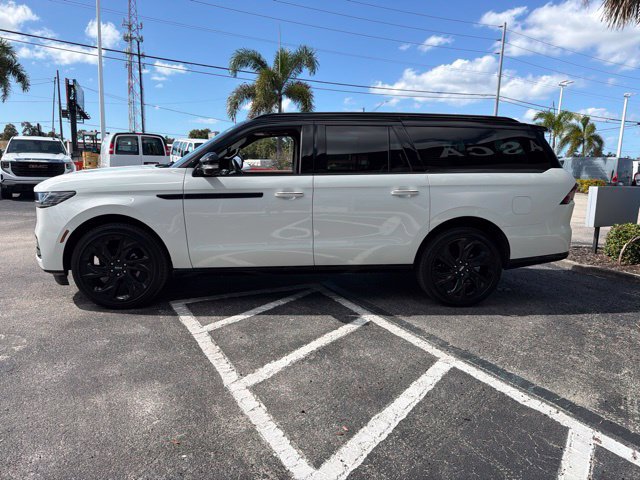 New 2027 Lincoln Navigator L Black Label AWD/4WD image 4