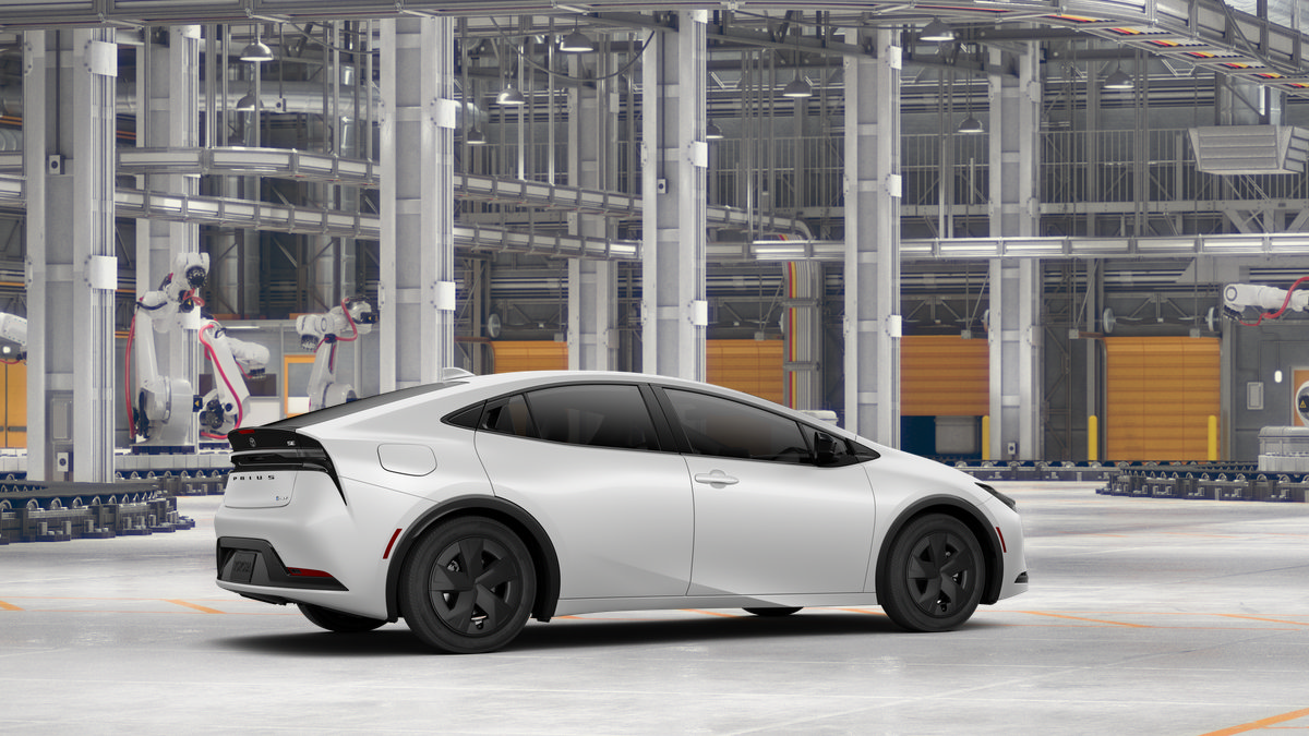 New 2027 Toyota Prius Plug-In Hybrid FWD image 13