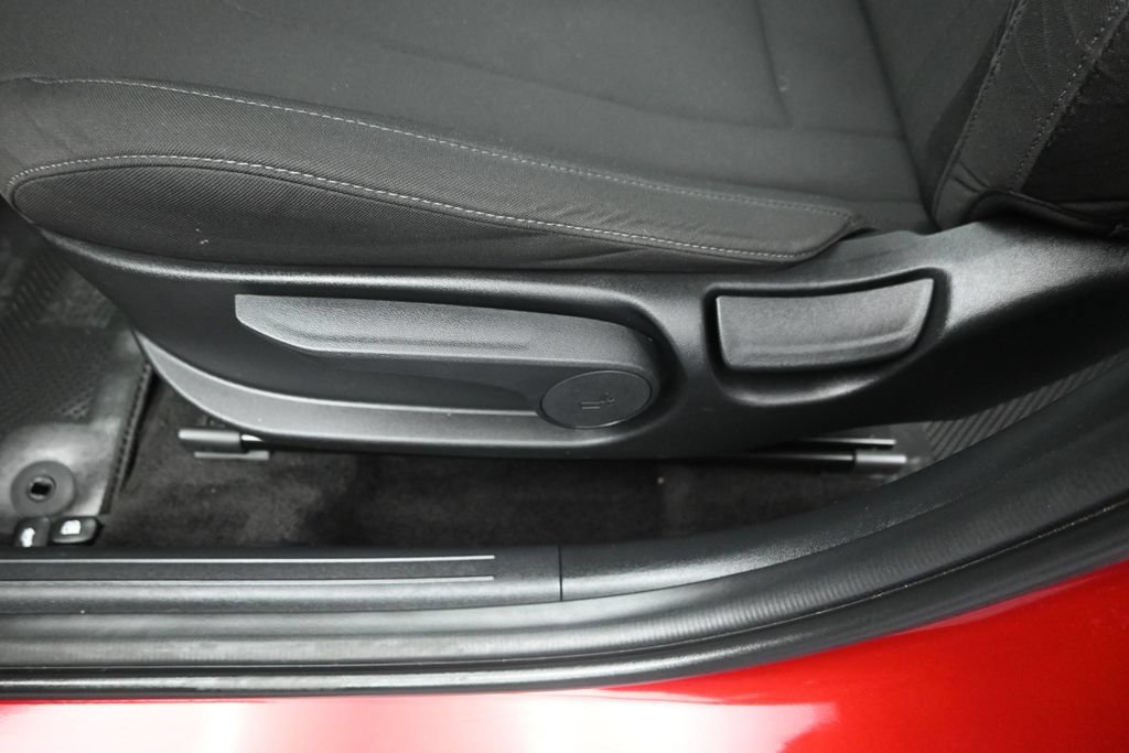 Used 2024 Hyundai Elantra SEL FWD image 24