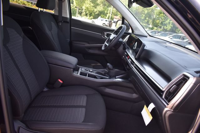 New 2026 Kia Sorento LX FWD image 13