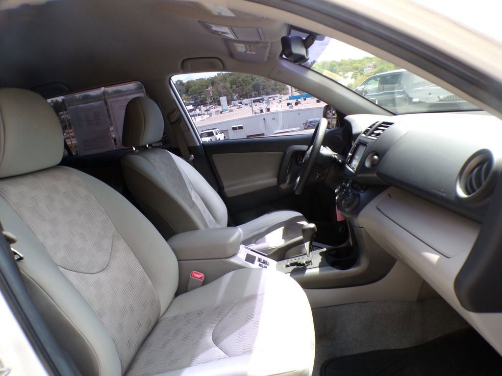 Used 2011 Toyota RAV4 2WD w/ Base L4 Extra Value Pkg image 15