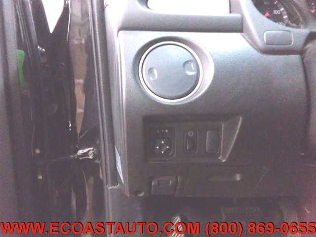 Used 2005 Mitsubishi Outlander LS image 18
