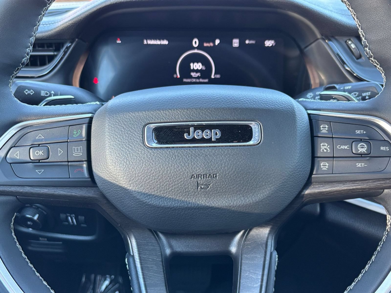 Used 2026 Jeep Grand Cherokee Limited AWD/4WD image 30