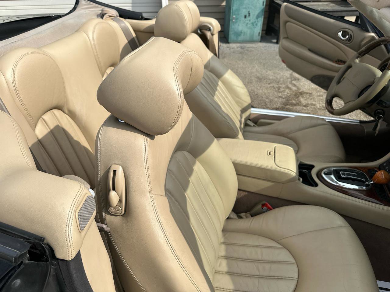 Used 2004 Jaguar XK8 Convertible image 17