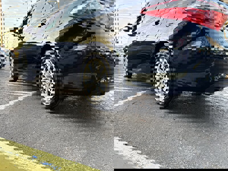 Used 2016 Toyota Camry LE image 6