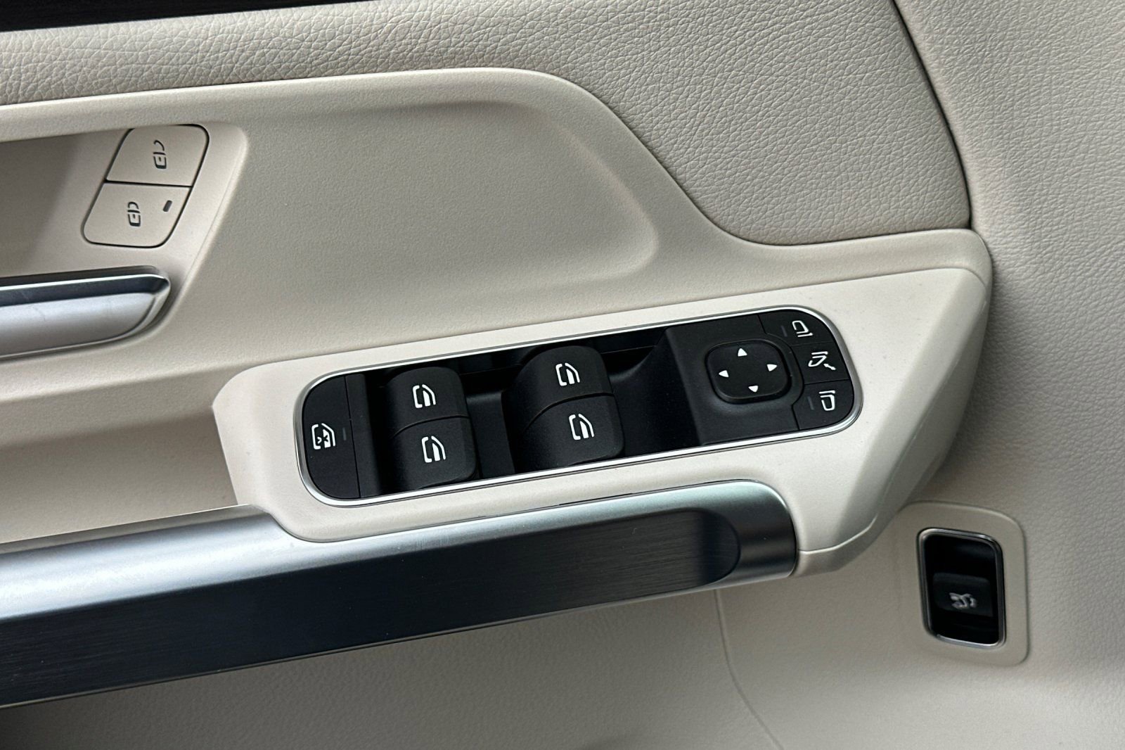 New 2026 Mercedes-Benz GLB 250 image 23