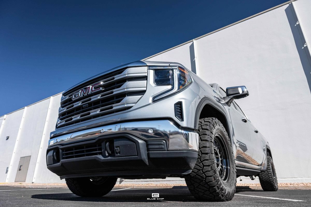 Used 2025 GMC Sierra 1500 SLE w/ X31 Off-Road Package AWD/4WD image 22