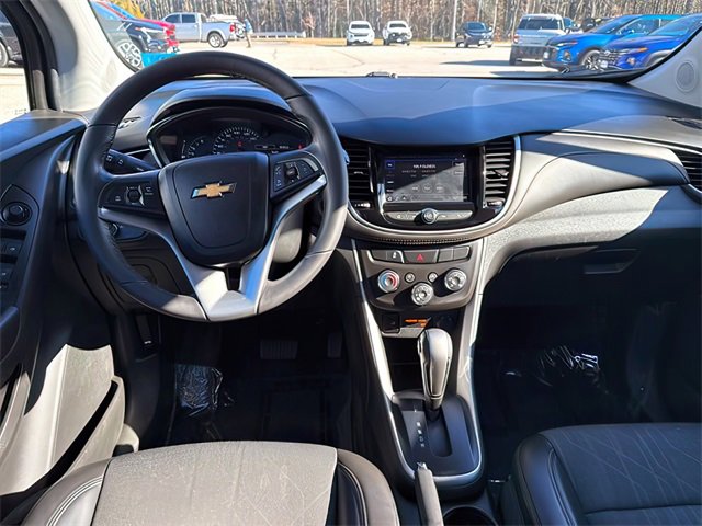 Used 2022 Chevrolet Trax LT w/ LT Convenience Package image 22