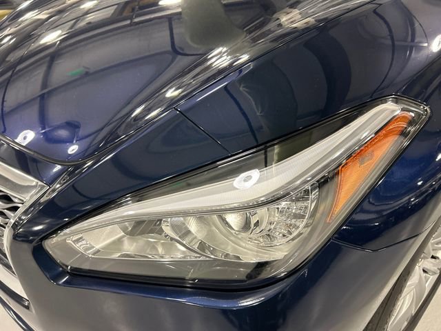 Used 2019 INFINITI Q70 Luxe w/ Proactive Package image 7