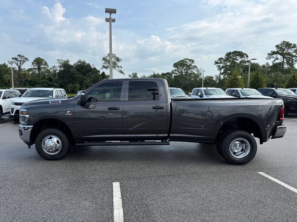 New 2026 RAM 3500 Tradesman AWD/4WD image 6