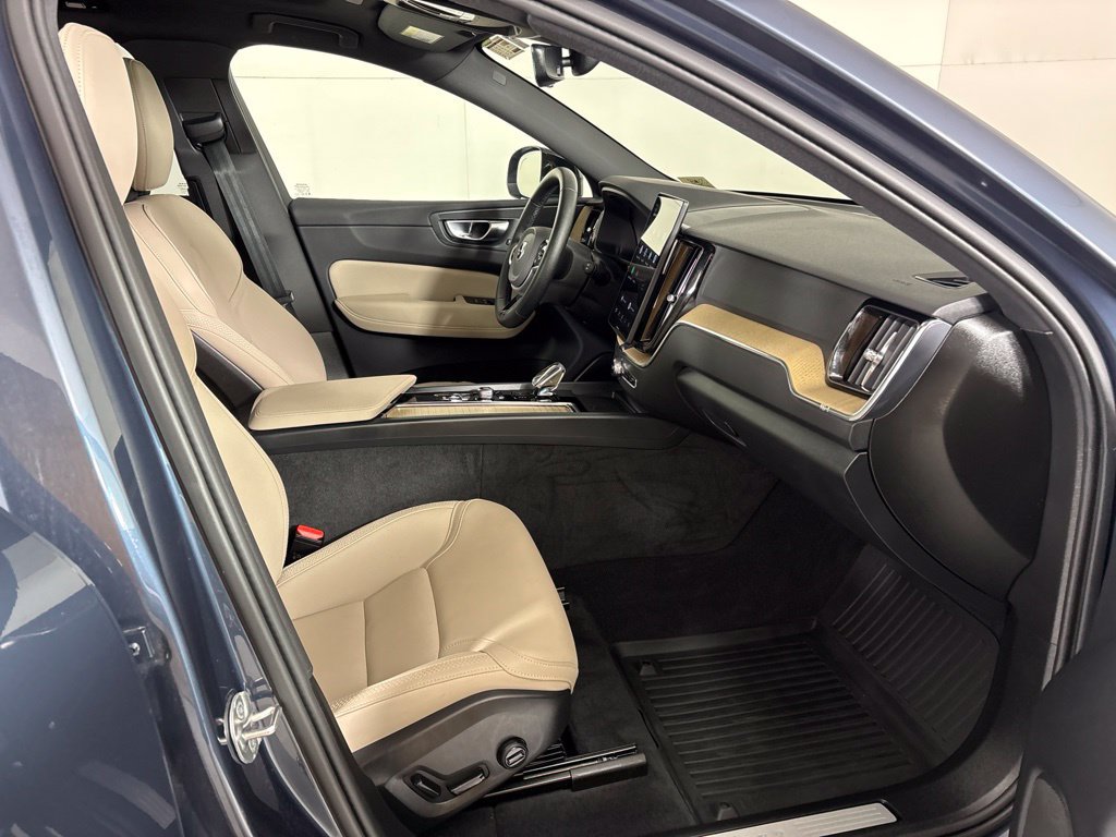 Used 2026 Volvo XC60 B5 Plus AWD/4WD image 16