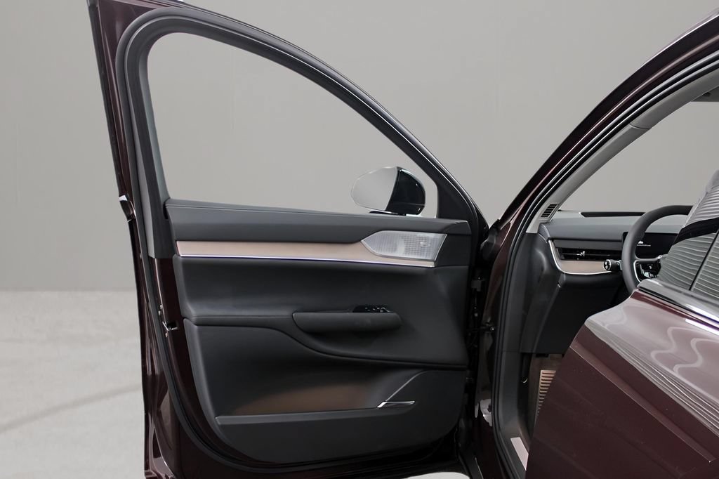 New 2025 Volvo EX90 Ultra AWD/4WD image 12