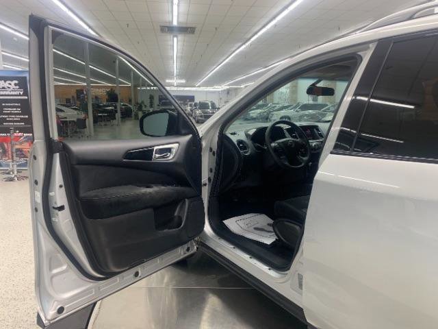 Used 2016 Nissan Pathfinder S FWD image 23