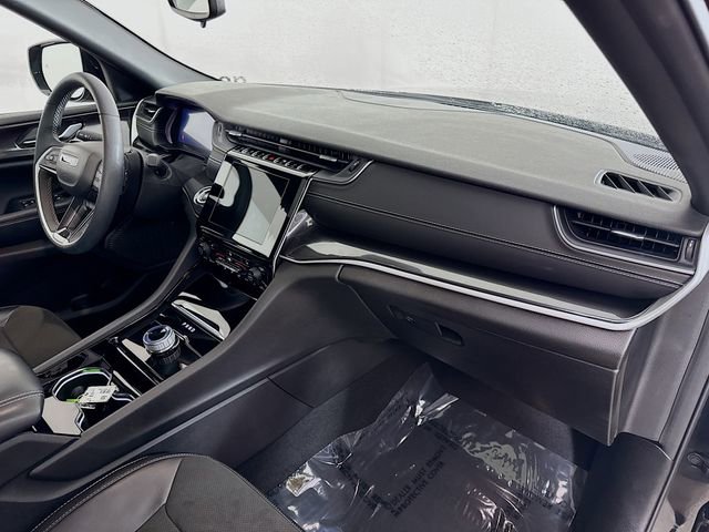 Used 2023 Jeep Grand Cherokee Altitude image 28