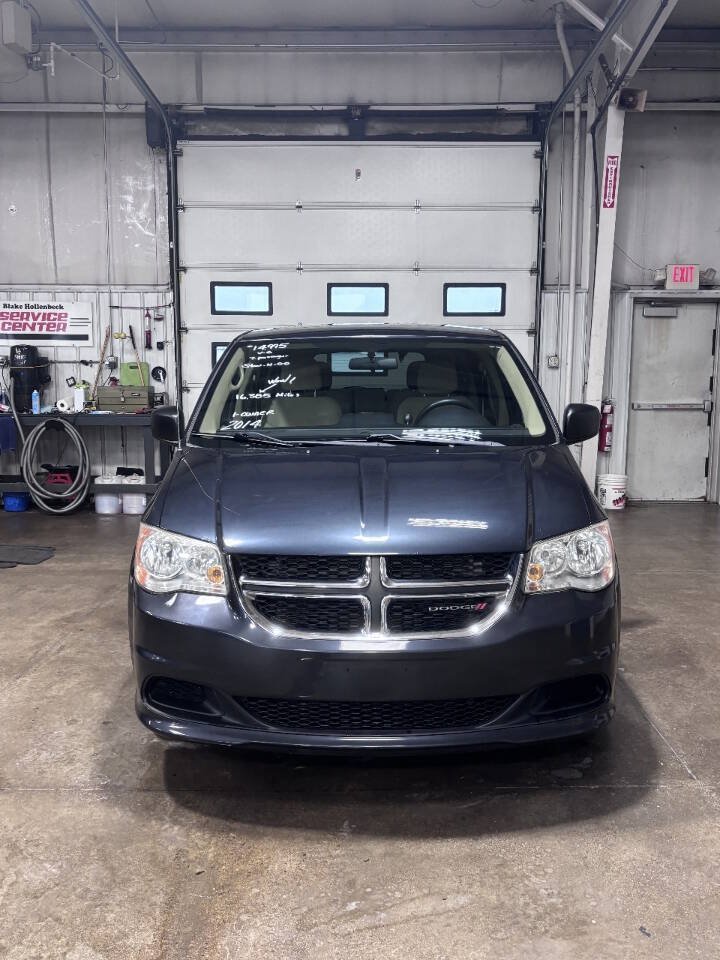 Used 2014 Dodge Grand Caravan SE w/ Quick Order Package 29E SE FWD image 3