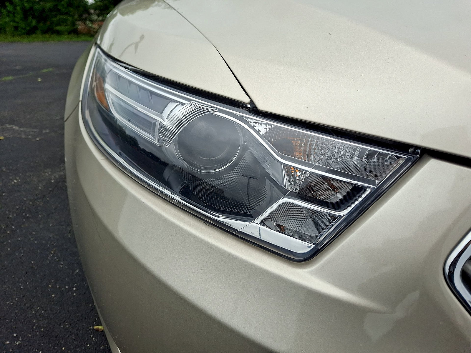 Used 2017 Ford Taurus SE FWD image 27