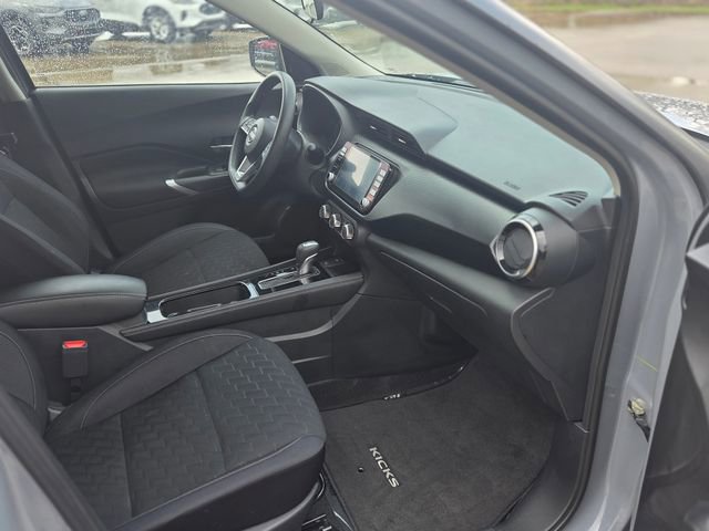Used 2023 Nissan Kicks SV image 15