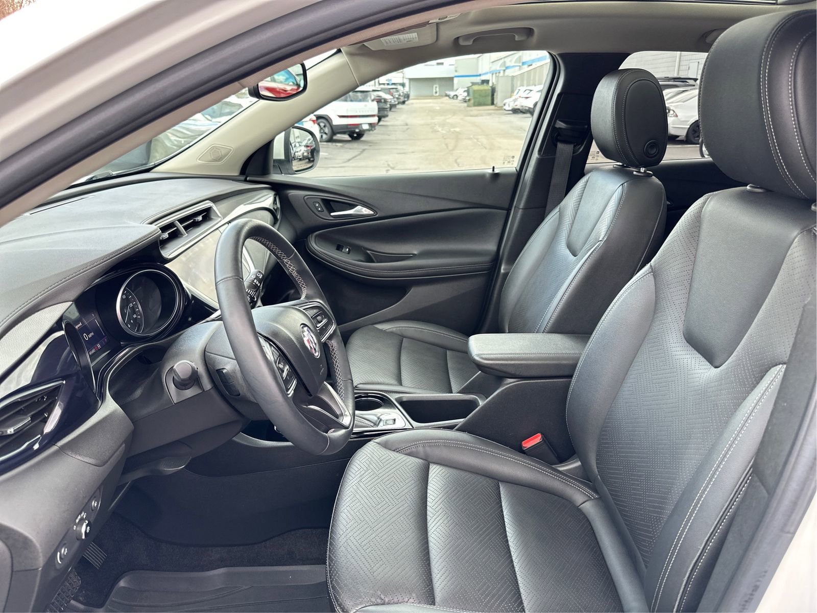 Used 2022 Buick Encore GX Essence w/ Experience Buick Package AWD/4WD image 9