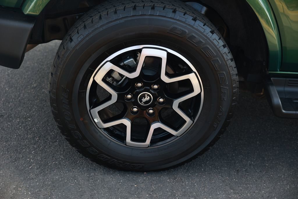 Used 2025 Ford Bronco Outer Banks image 9