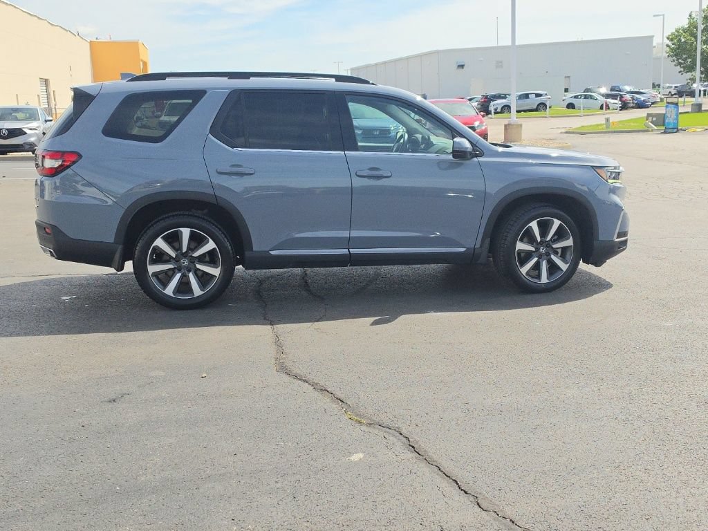 Used 2024 Honda Pilot Touring image 10