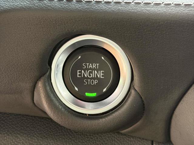 Used 2025 Chevrolet Suburban LT AWD/4WD image 33