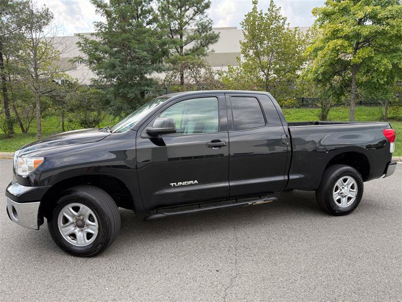 Used 2011 Toyota Tundra 4x4 Double Cab w/ Tow Pkg image 4