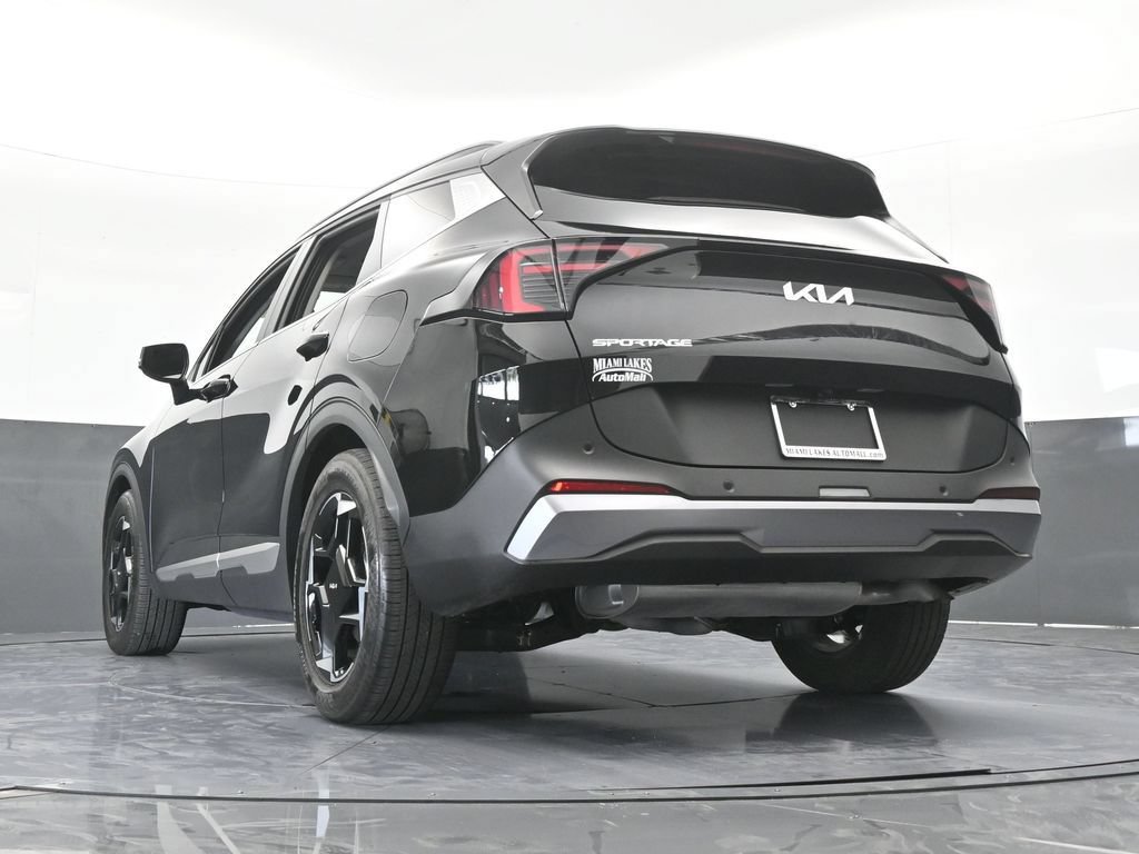 Used 2026 Kia Sportage EX w/ EX Panorama Roof Package FWD image 61