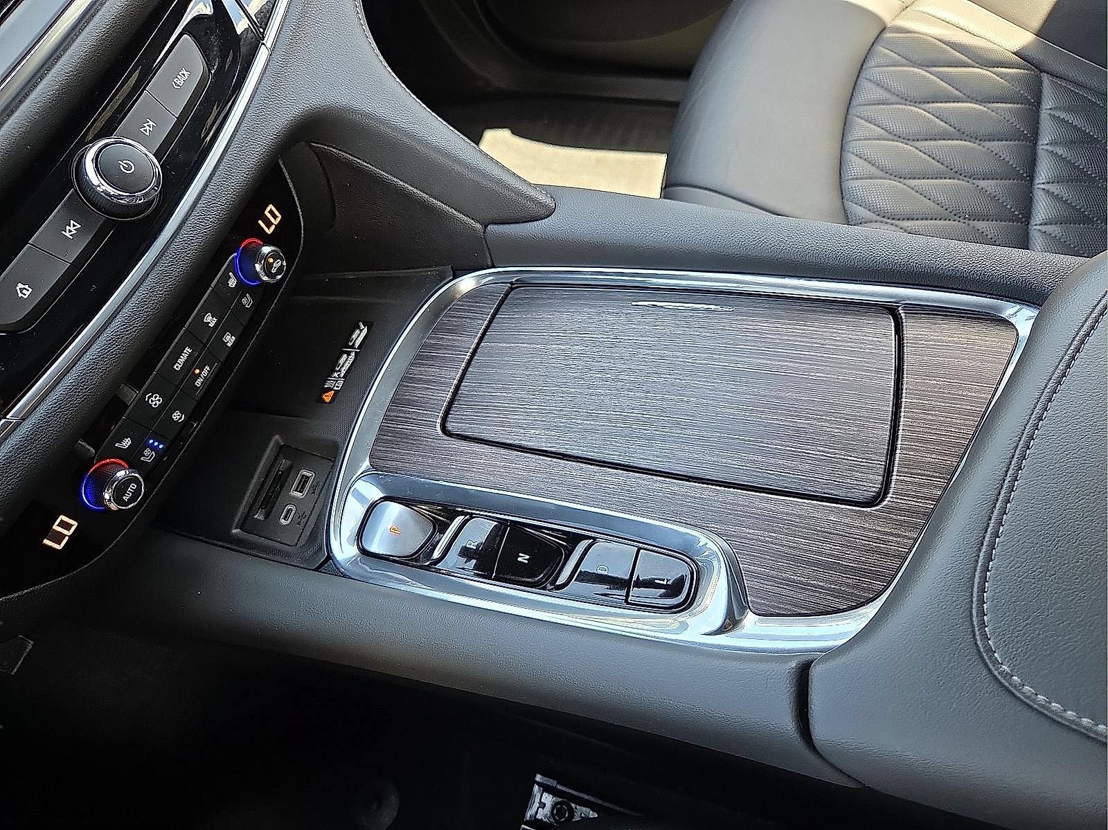 Certified 2023 Buick Enclave Avenir w/ Avenir Technology Package AWD/4WD image 19